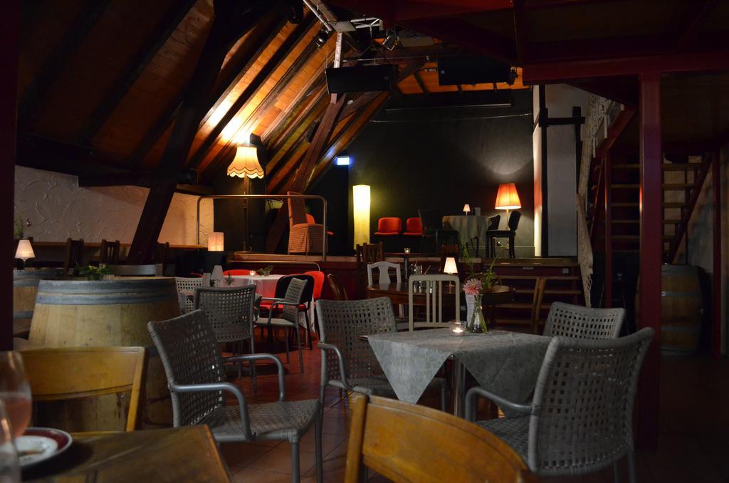 Hotel "Cafe Verkehrt" - Wellcome Motorbiker, Berufsleute Und Reisende Im Schwarzwald Oberhof  Экстерьер фото